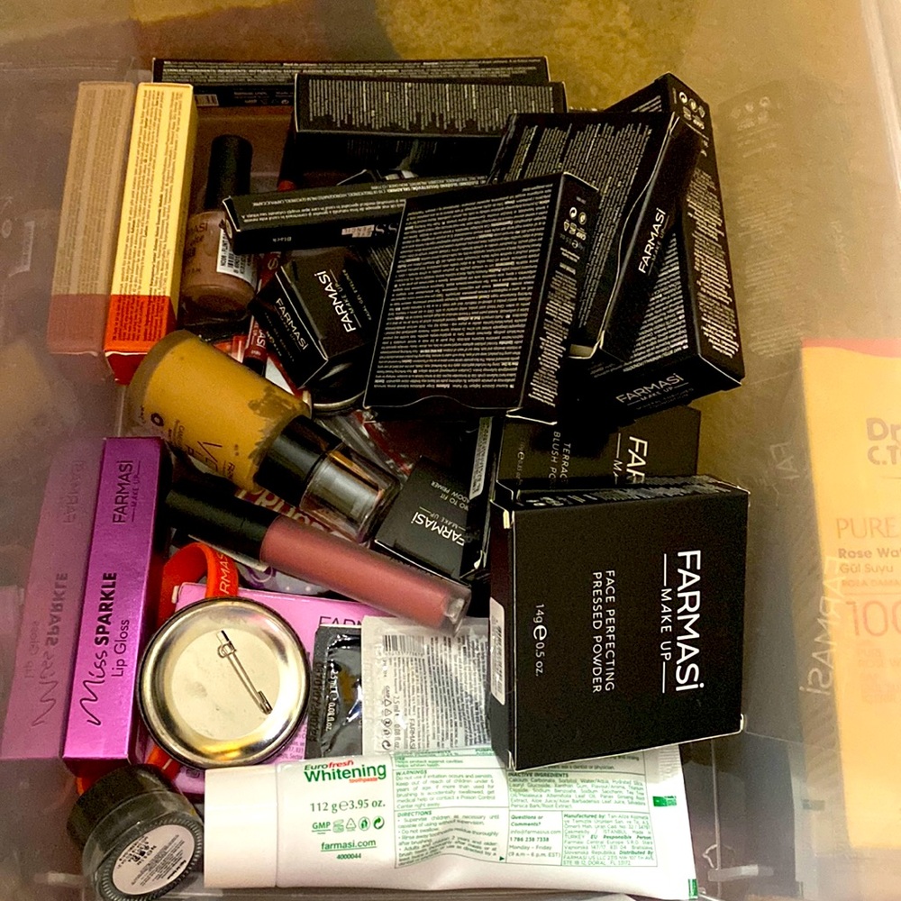 Brand new farmasi mystery box worth over 300